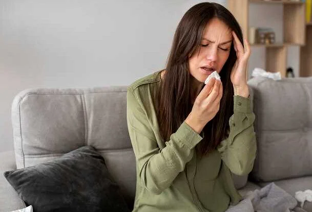 Болит горло трудно глотать: симптомы и лечение