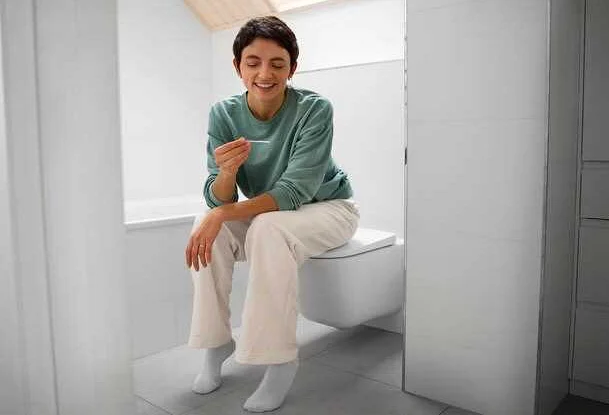 Что может быть причиной частых посещений туалета в малых количествах у женщин?