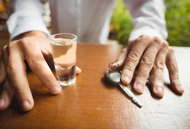 Сочетание таблеток и алкоголя: какие препараты лучше не комбинировать?