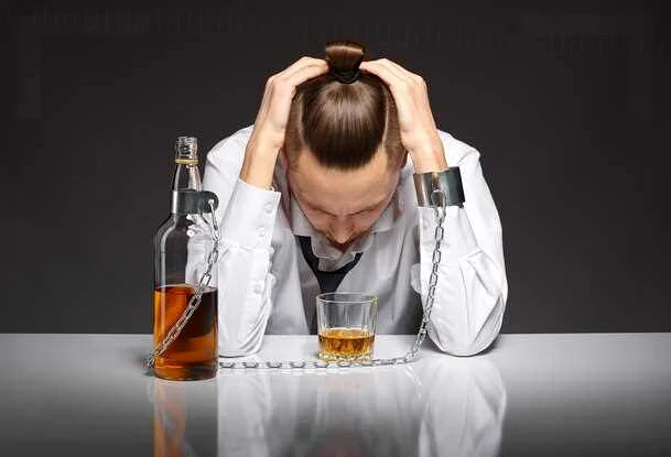 Головная боль после алкоголя: причины и лечение [Вредные привычки Самосовершенствование]