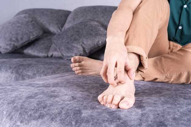 Вопросы и ответы Здоровье: Почему ноги синеют и покрываются белыми пятнами - возможные причины и методы лечения