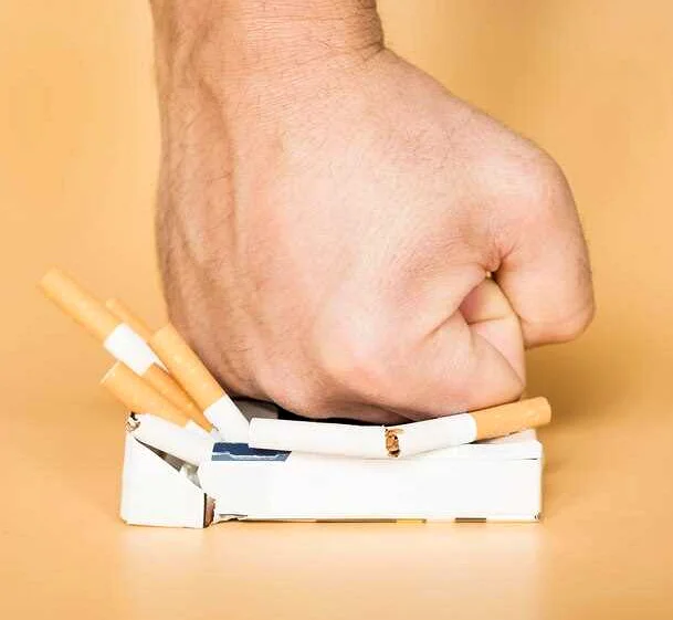 Почему бросить курить так важно и как избежать набора веса?